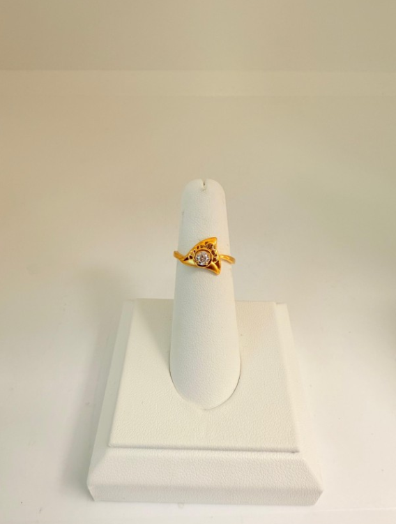 22KT GOLD LADIES RING 2.5 GM