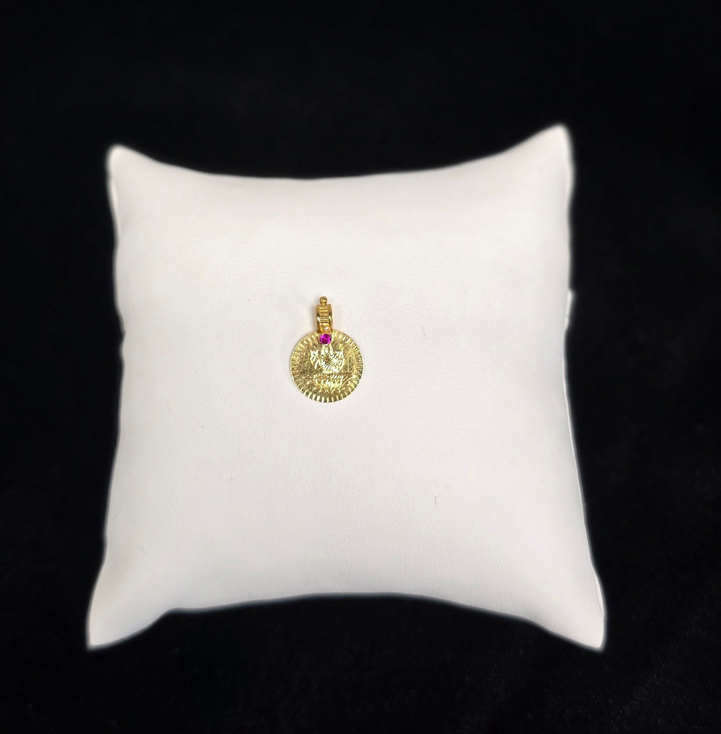 22KT GOLD CHARM 0.7 GM