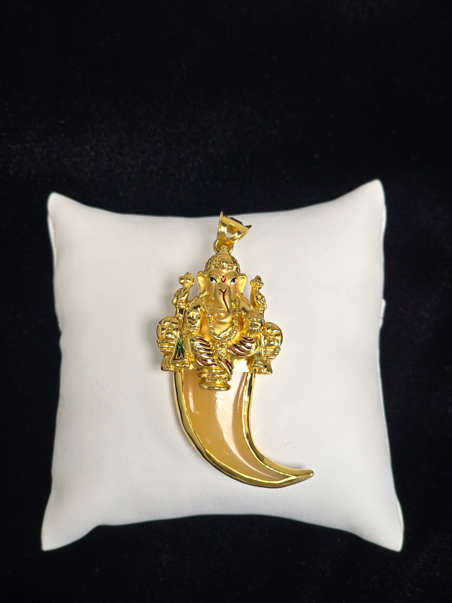 22KT GOLD CHARM 12.8 GM