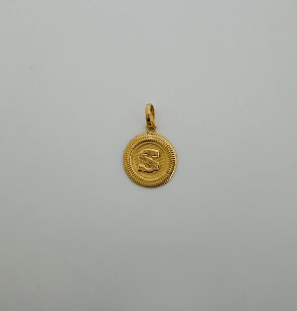 22KT GOLD S INITIAL CHARM 2GM