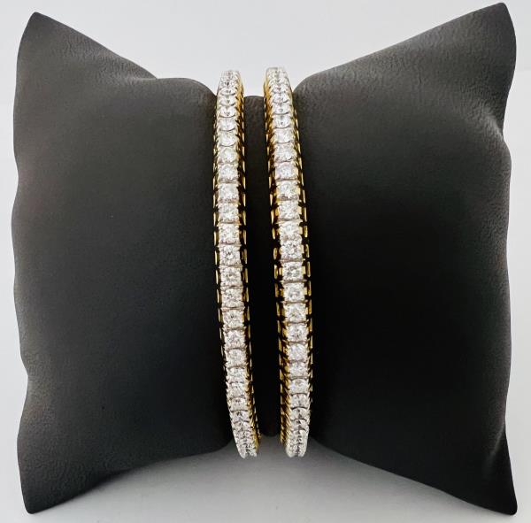 18KY DIAMOND BANGLES SET 29.39 GM