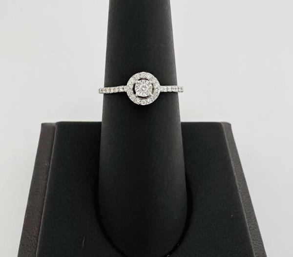 19 KW DIAMOND RING 0.28 CT