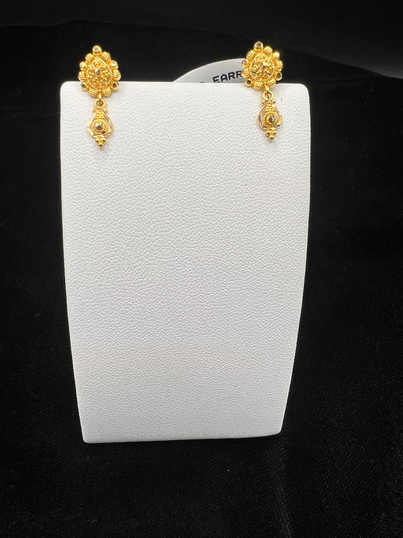 22KT GOLD EARRINGS 2.7 GM