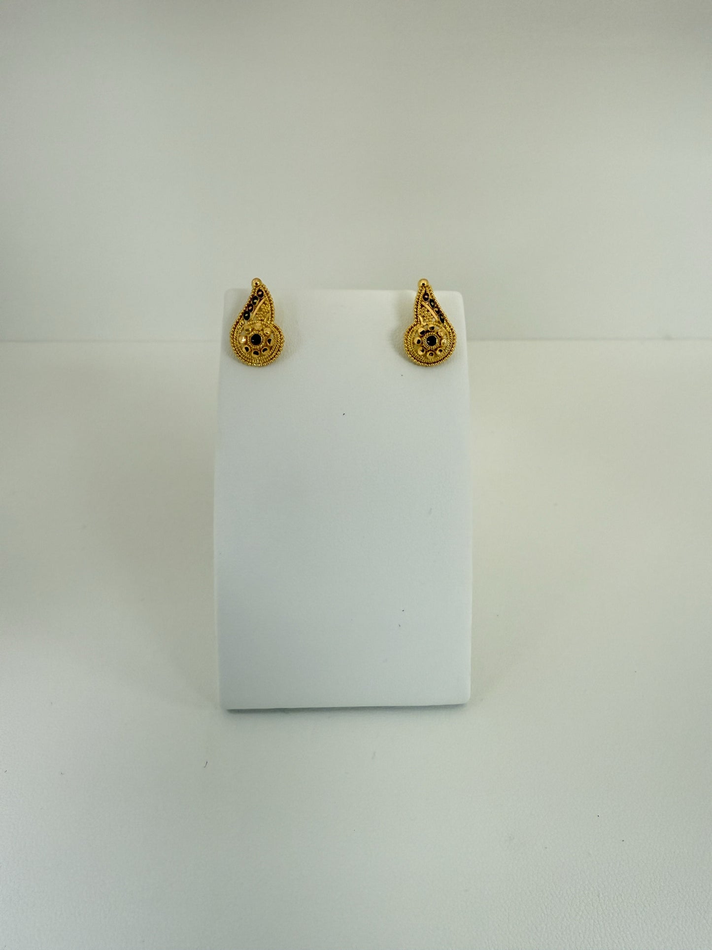22KT Gold Earrings 4.5 GM
