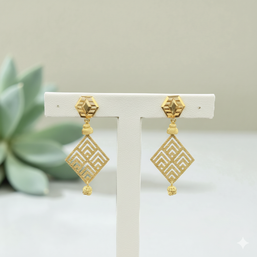 22KT GOLD EARRINGS 4.5 GM