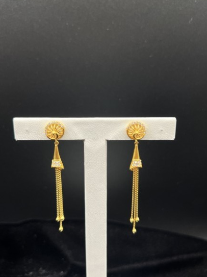 22KT GOLD DANGLE EARRINGS 5.7 GM