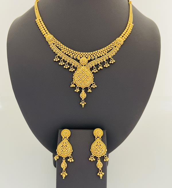 22KT GOLD EARRINGS ONLY 10.4GM
