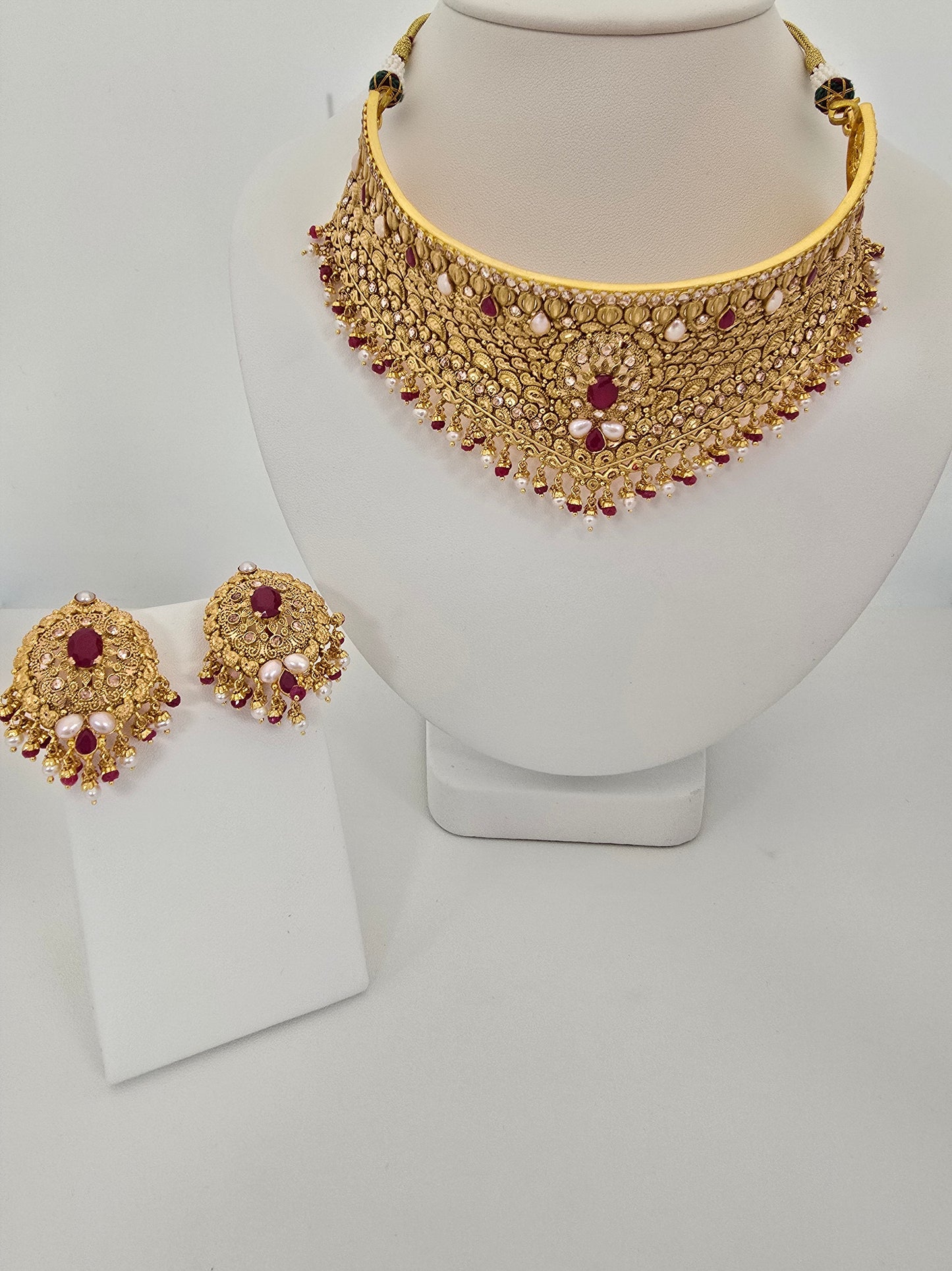 22KT GOLD SET 71.7 GM