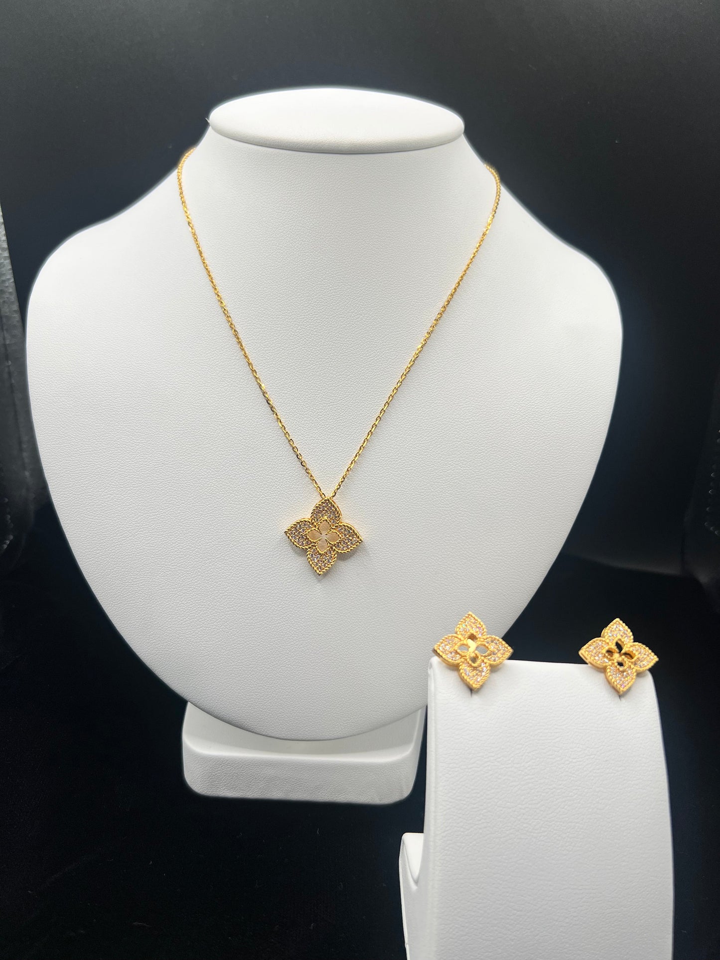 22KT GOLD SET WITH EARRINGS 15.6GM