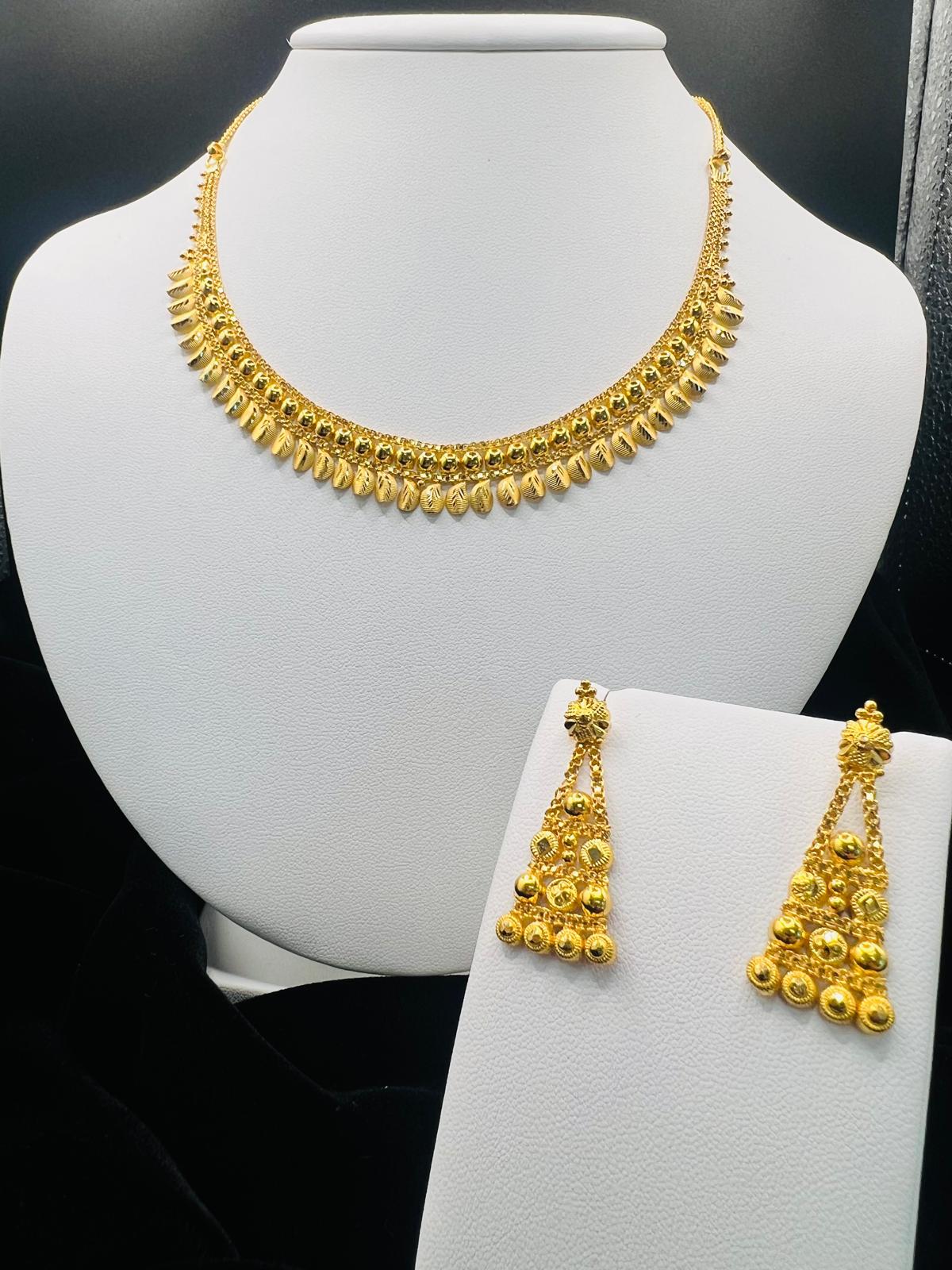 22KT Gold Leaf Drop Necklace & Earrings Set 19.6gm