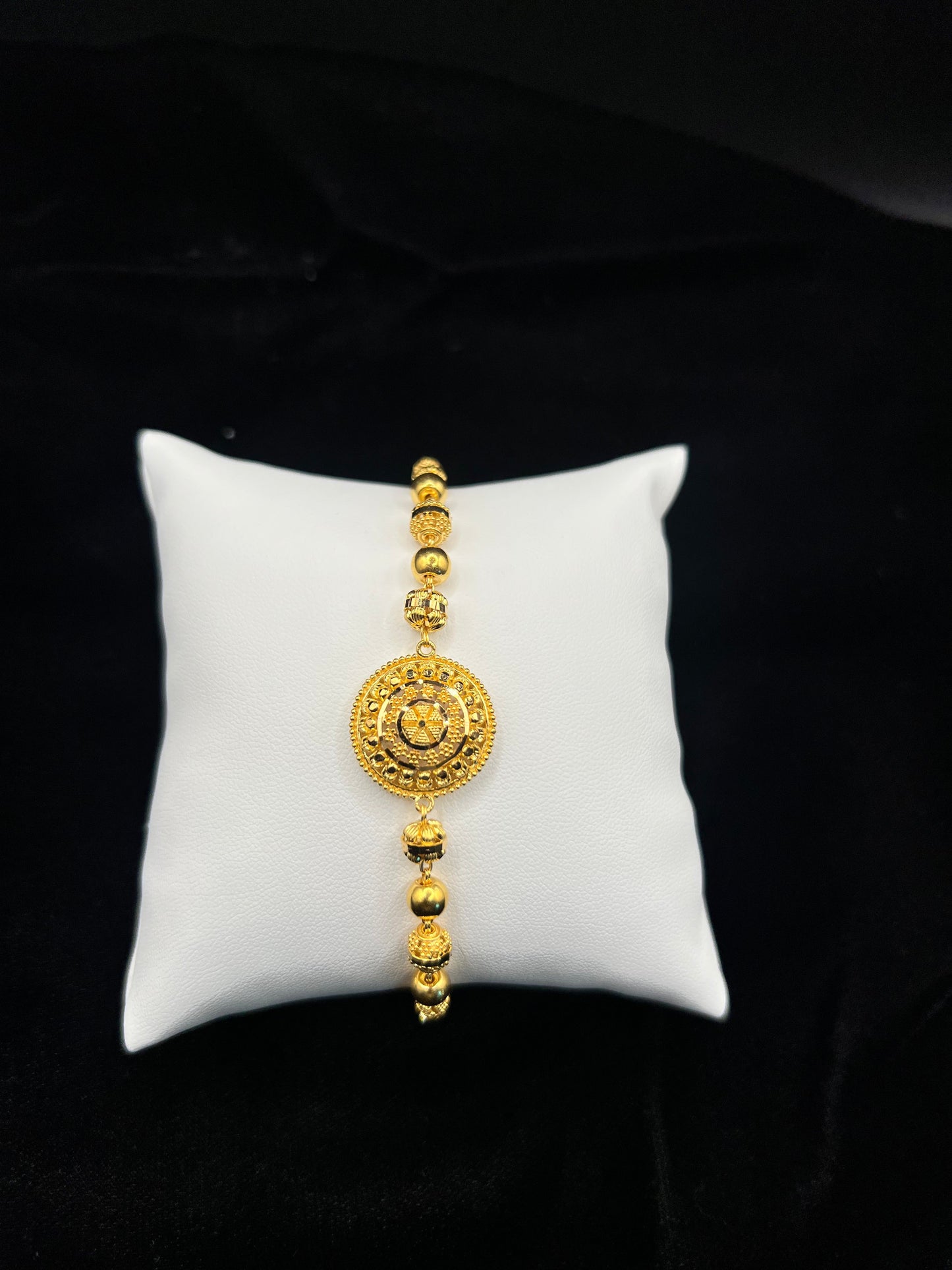 22KT GOLD BRACELET 13.70 GM