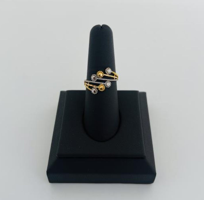 22KT GOLD LADIES RING 3.1GM