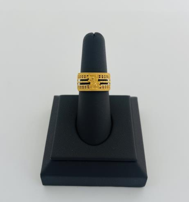 22KT GOLD LADIES RING 3.8GM