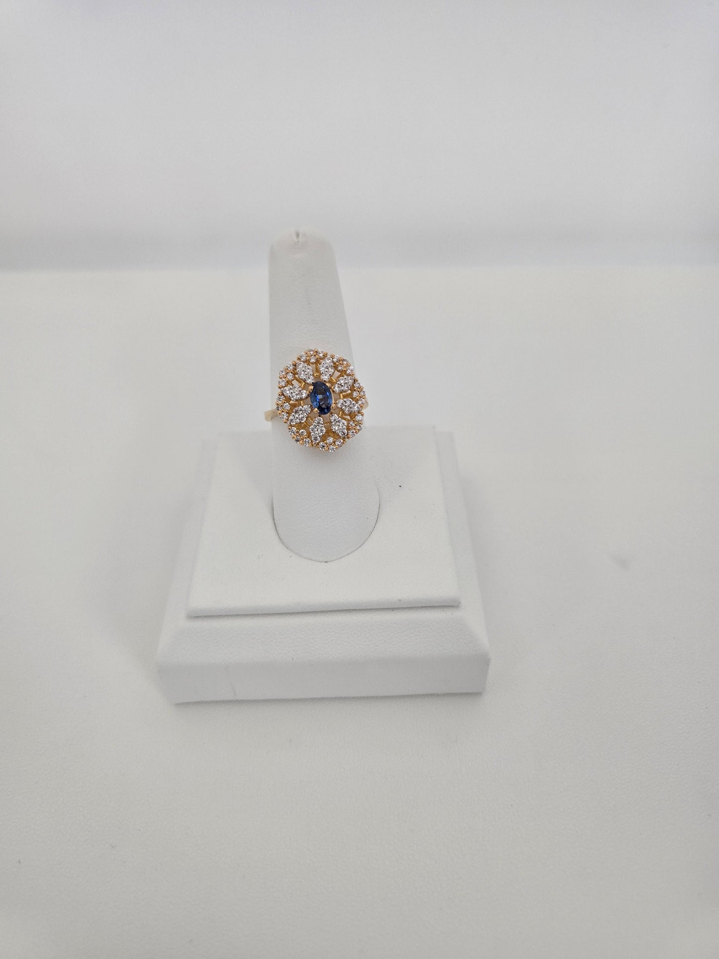 22KT GOLD RING 6.1 GM