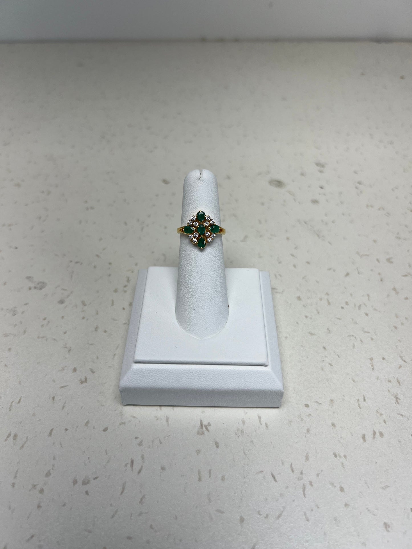 22K GOLD LADIES RING 3.9 GM