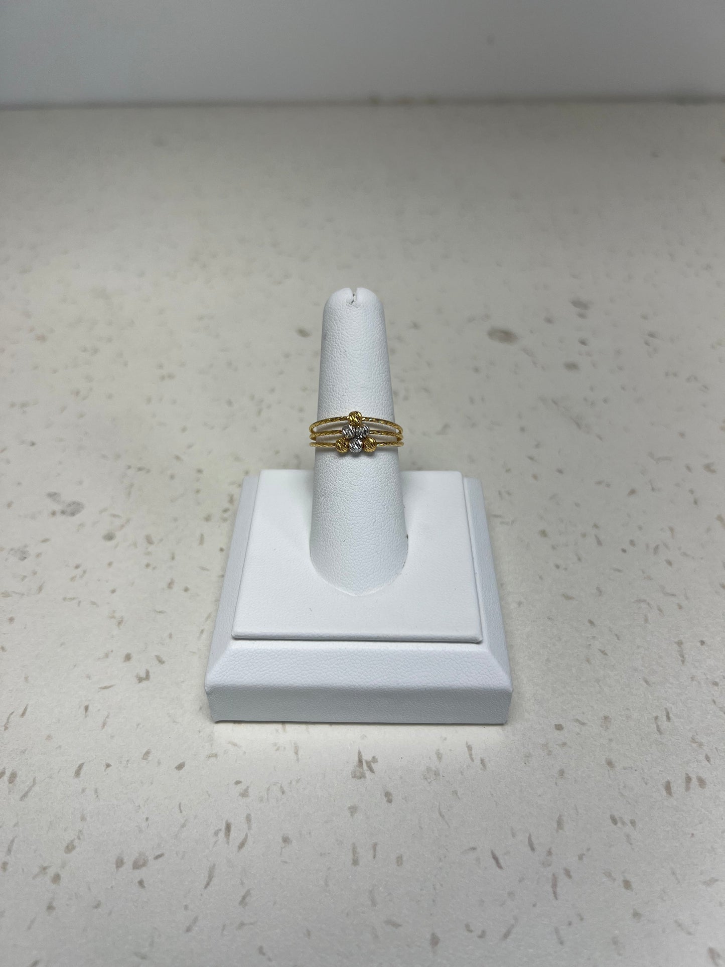22K GOLD LADIES RING 2.4 GM