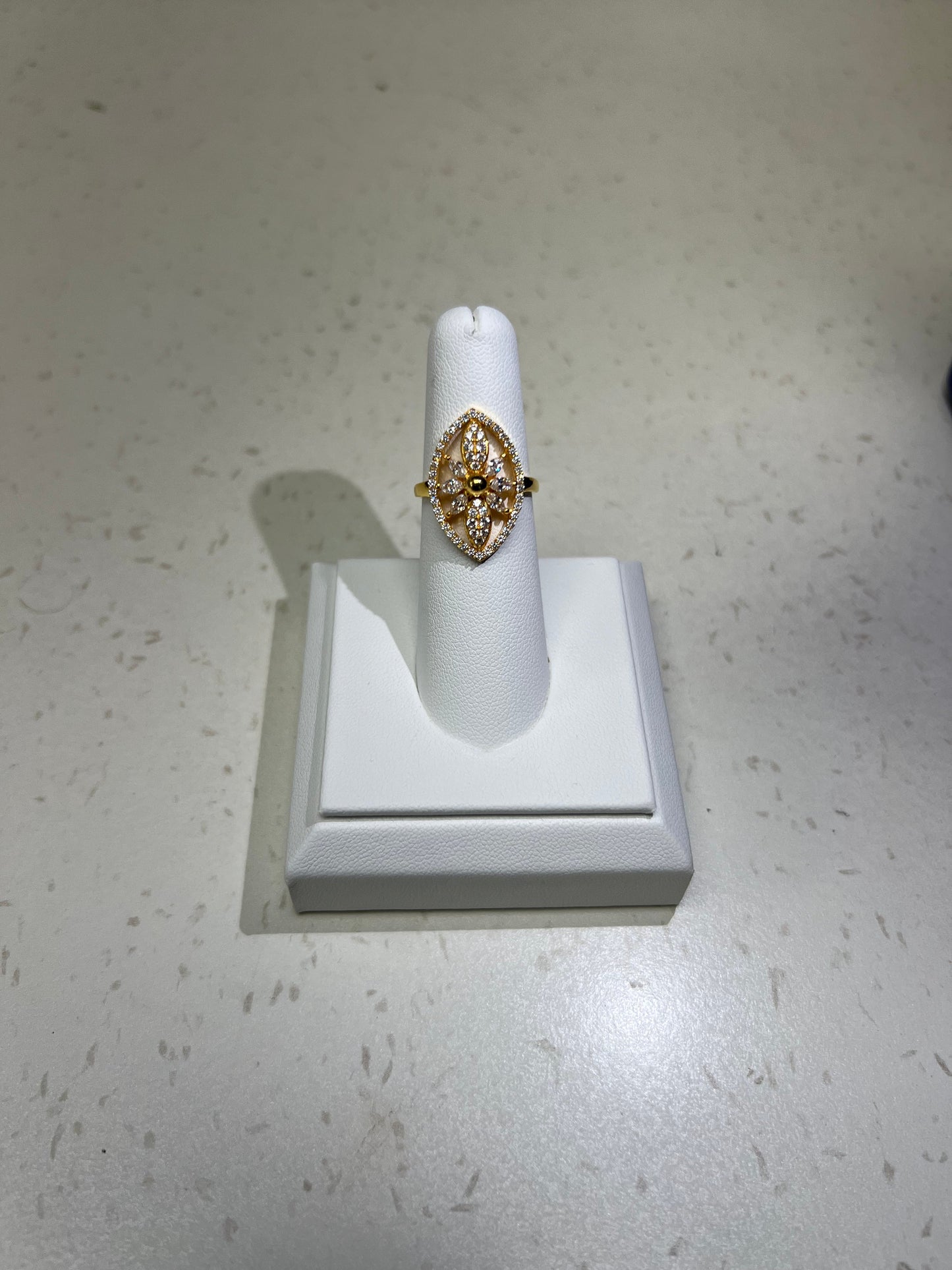 22KT Gold Ladies Ring 4.6GM