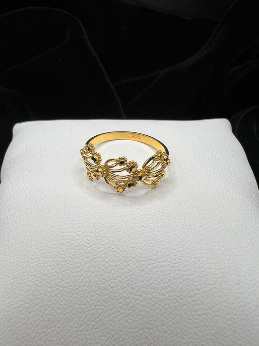 22KT Floral Vine Ring 2.4gm