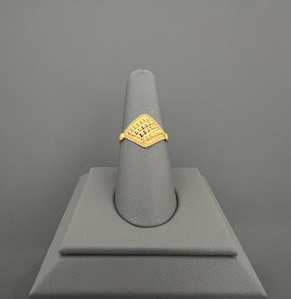 22KT GOLD LADIES RING 2.1GM