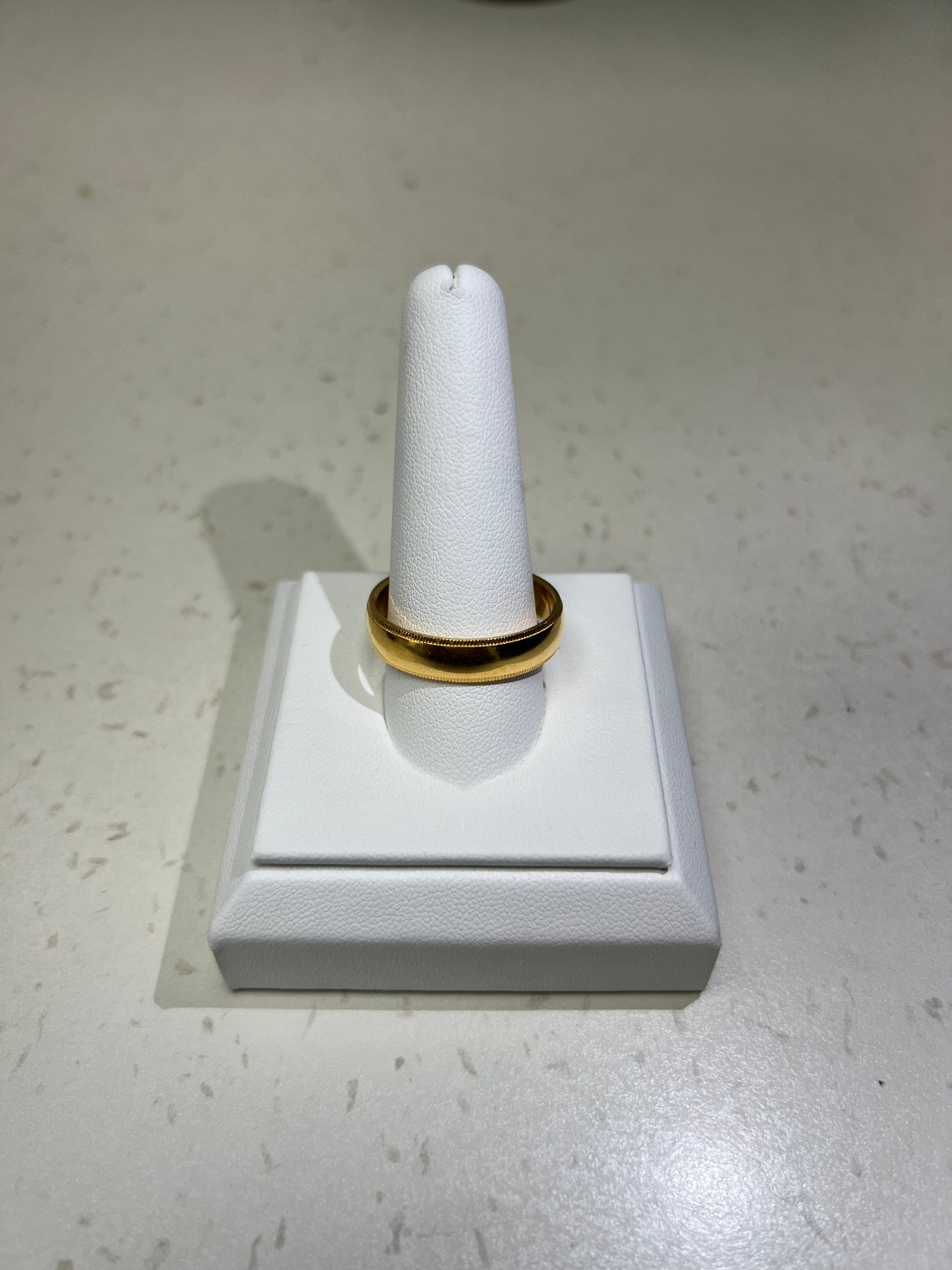 22K GOLD LADIES WEDDING BAND 9.7G