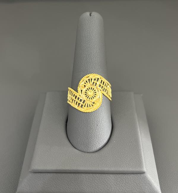 22KT GOLD LADIES RING 4GM