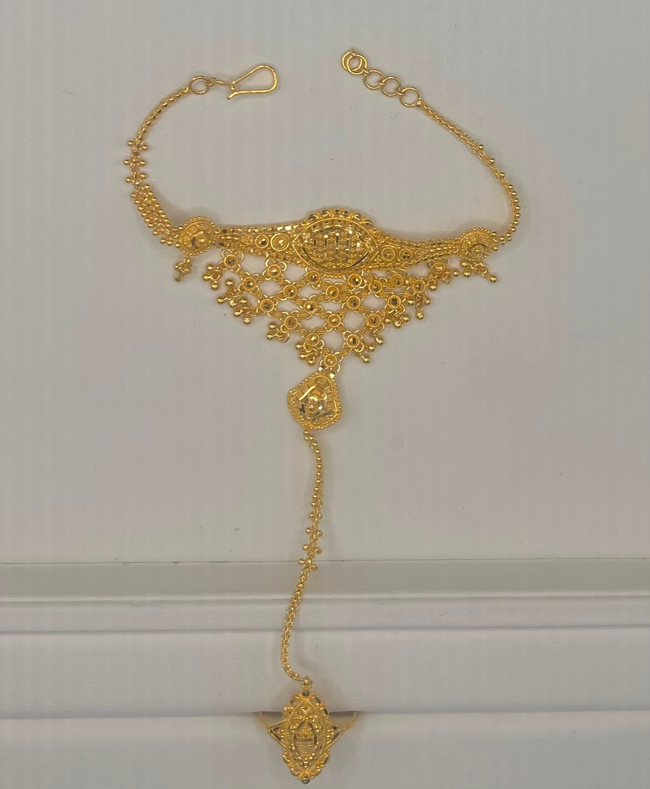 22KT Gold Traditional Hand Chain 20.9 GM
