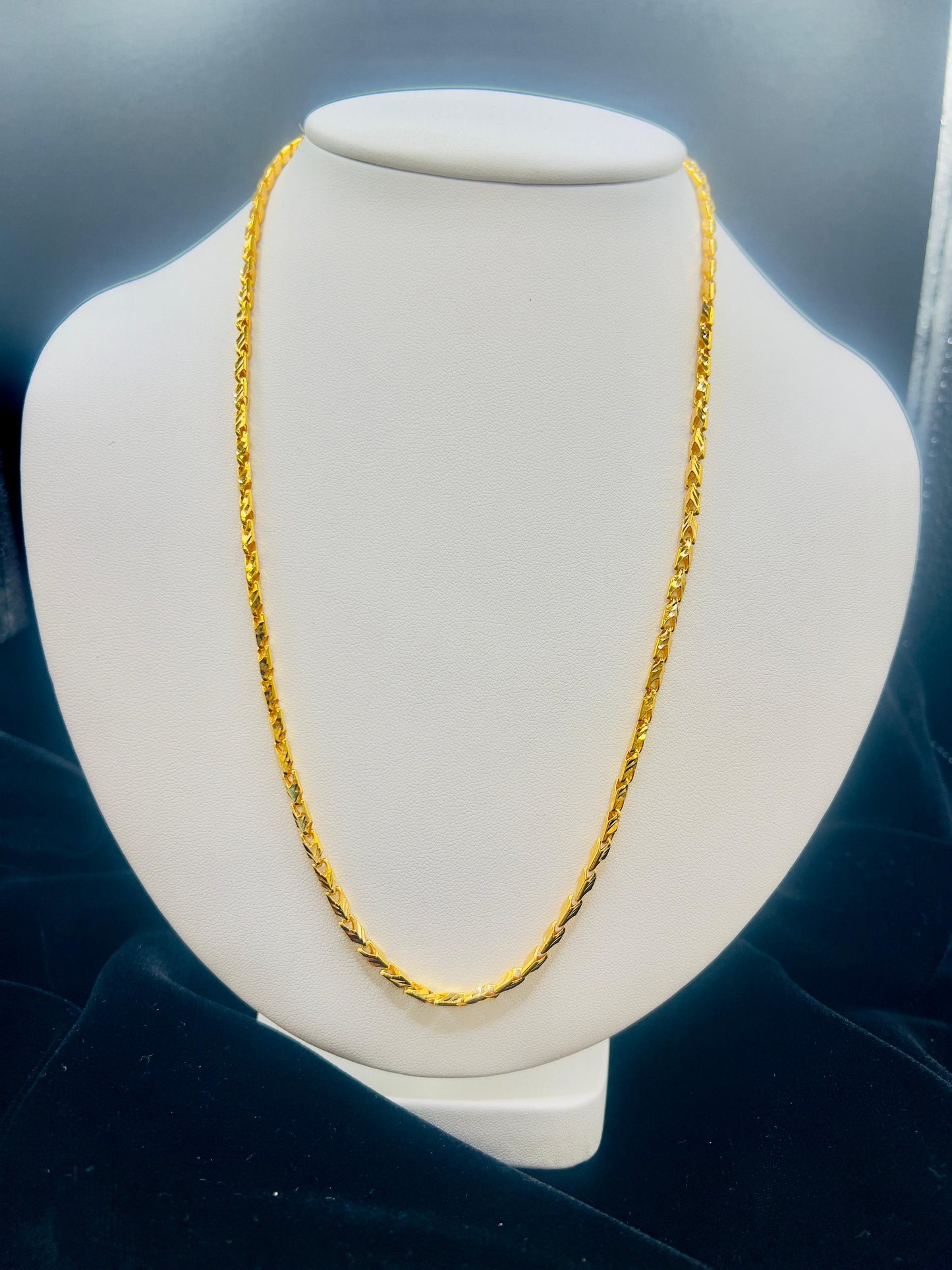 22KT Gold Diamond Cut Chevron Link Chain 11.4 GM