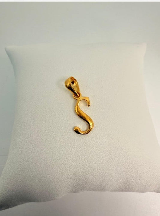22KT GOLD INITIALS CHARM 1.2 GM