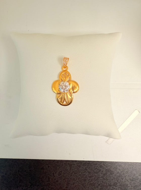 22KT GOLD CHARM with CZ Middle Stone 3.9 GM