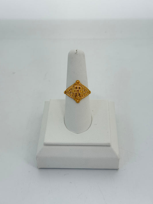 22KT GOLD LADIES RING 3 GM