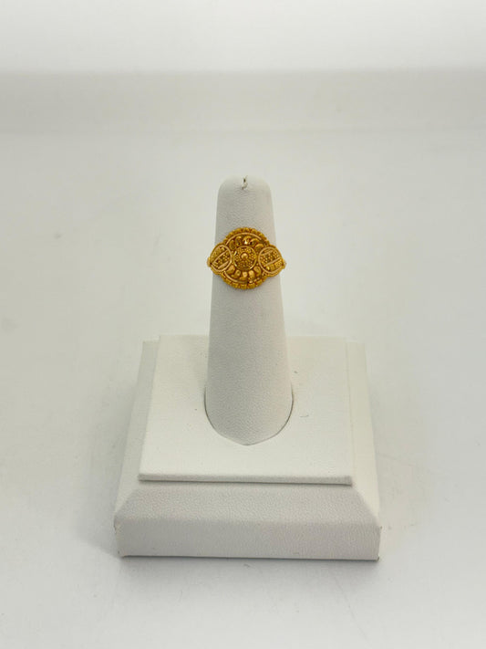 22KT GOLD LADIES RING 2.5 GM