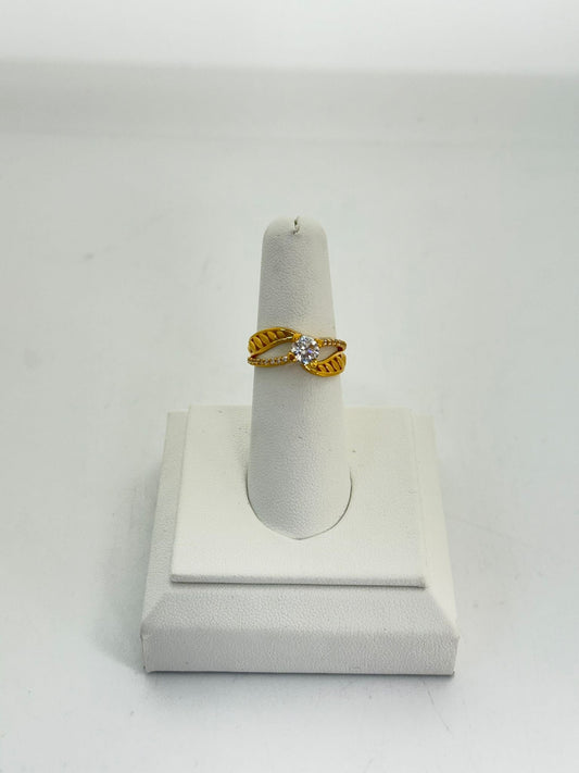 22KT GOLD LADIES RING 3.6 GM