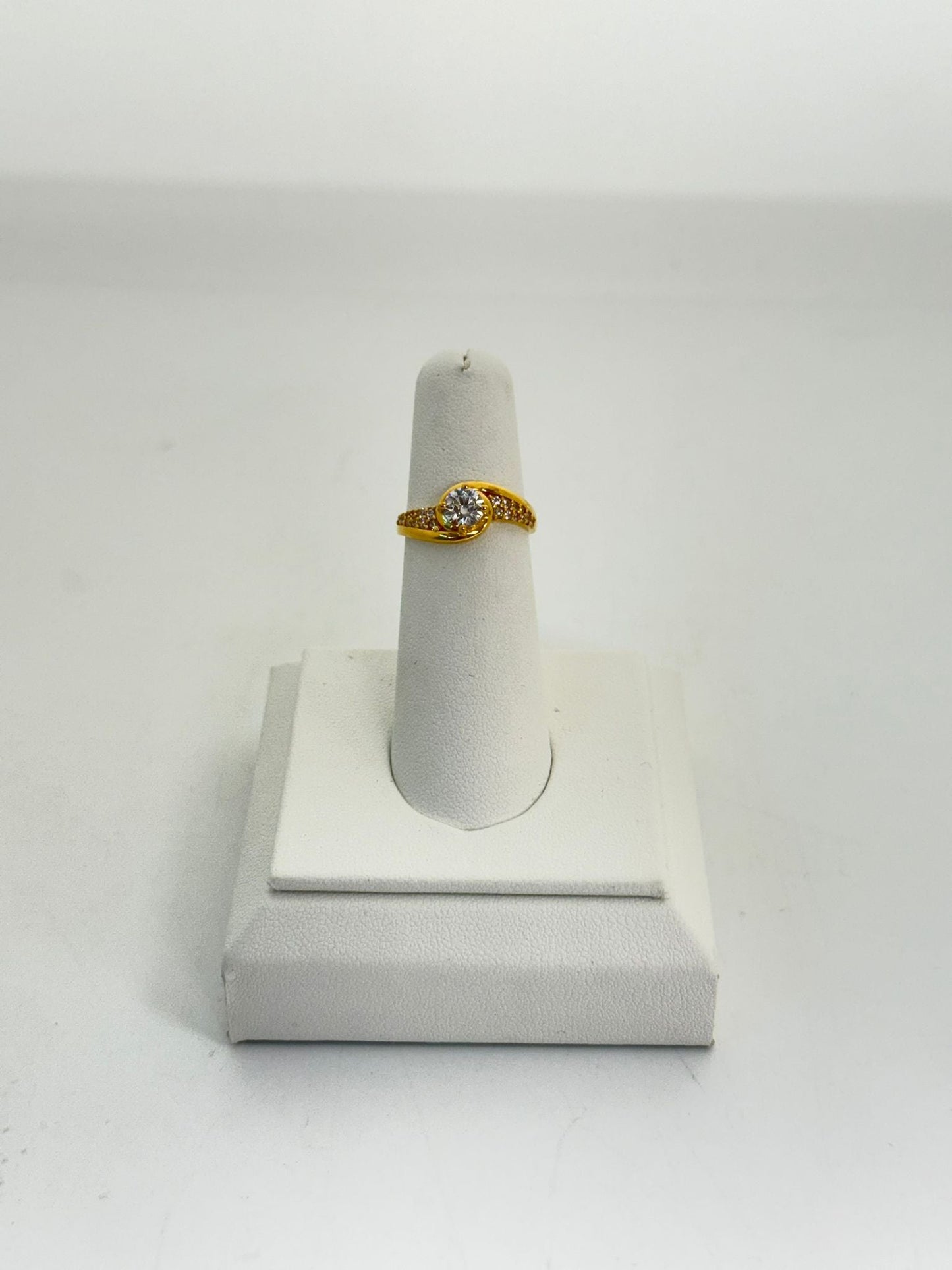 22KT GOLD LADIES RING 3 GM
