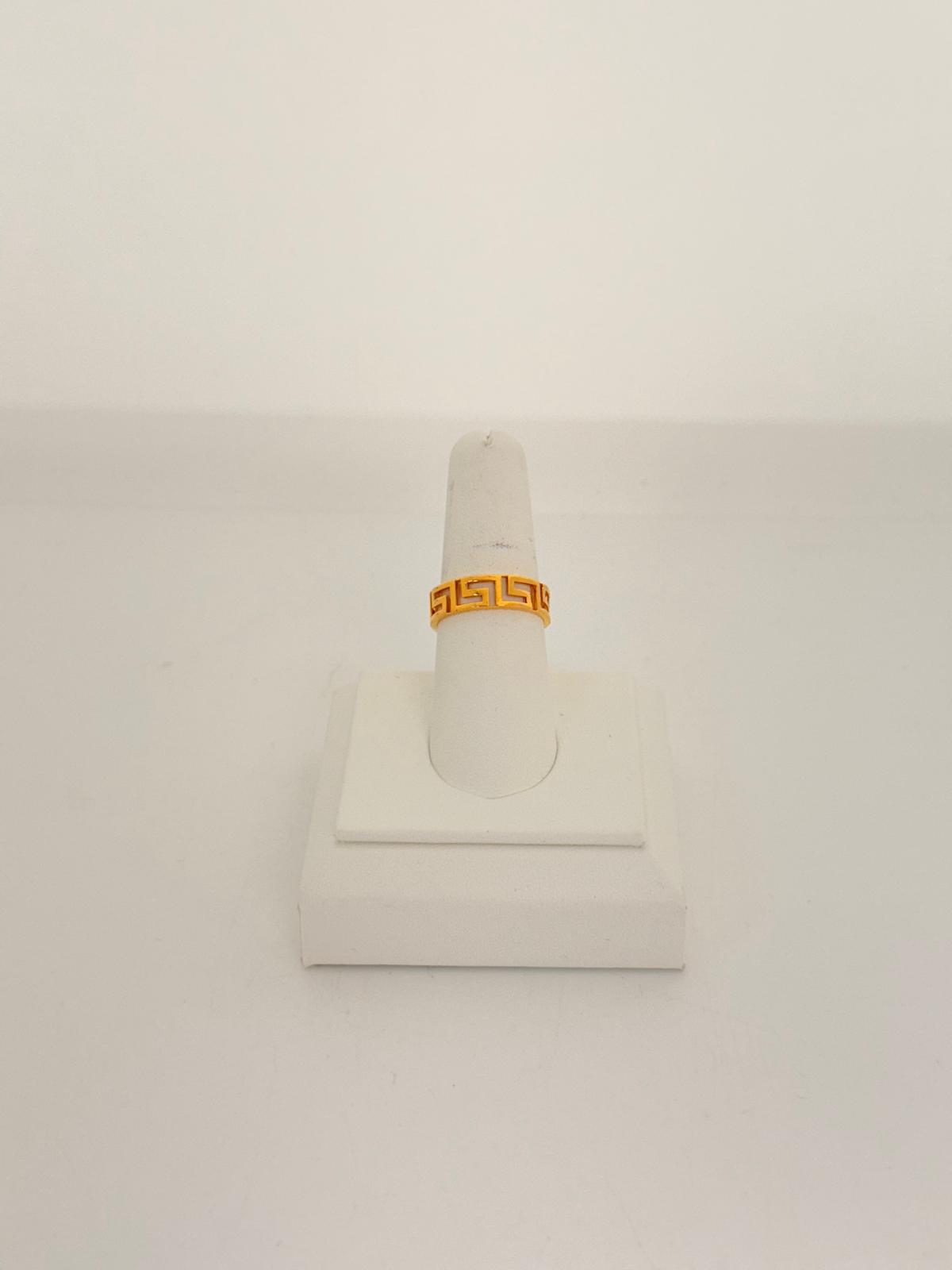 22KT GOLD LADIES RING 2.8 GM