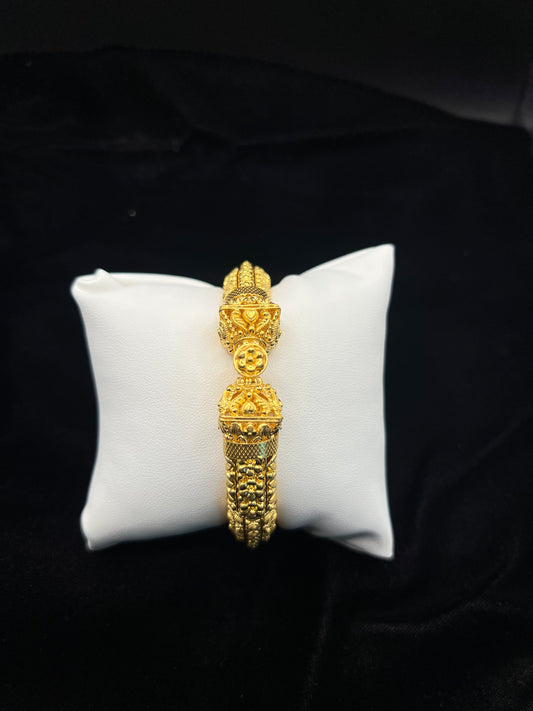 22KT GOLD BANGLE EACH 33.4GM