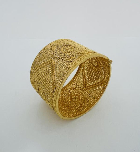 22KT GOLD BANGLE 68GM