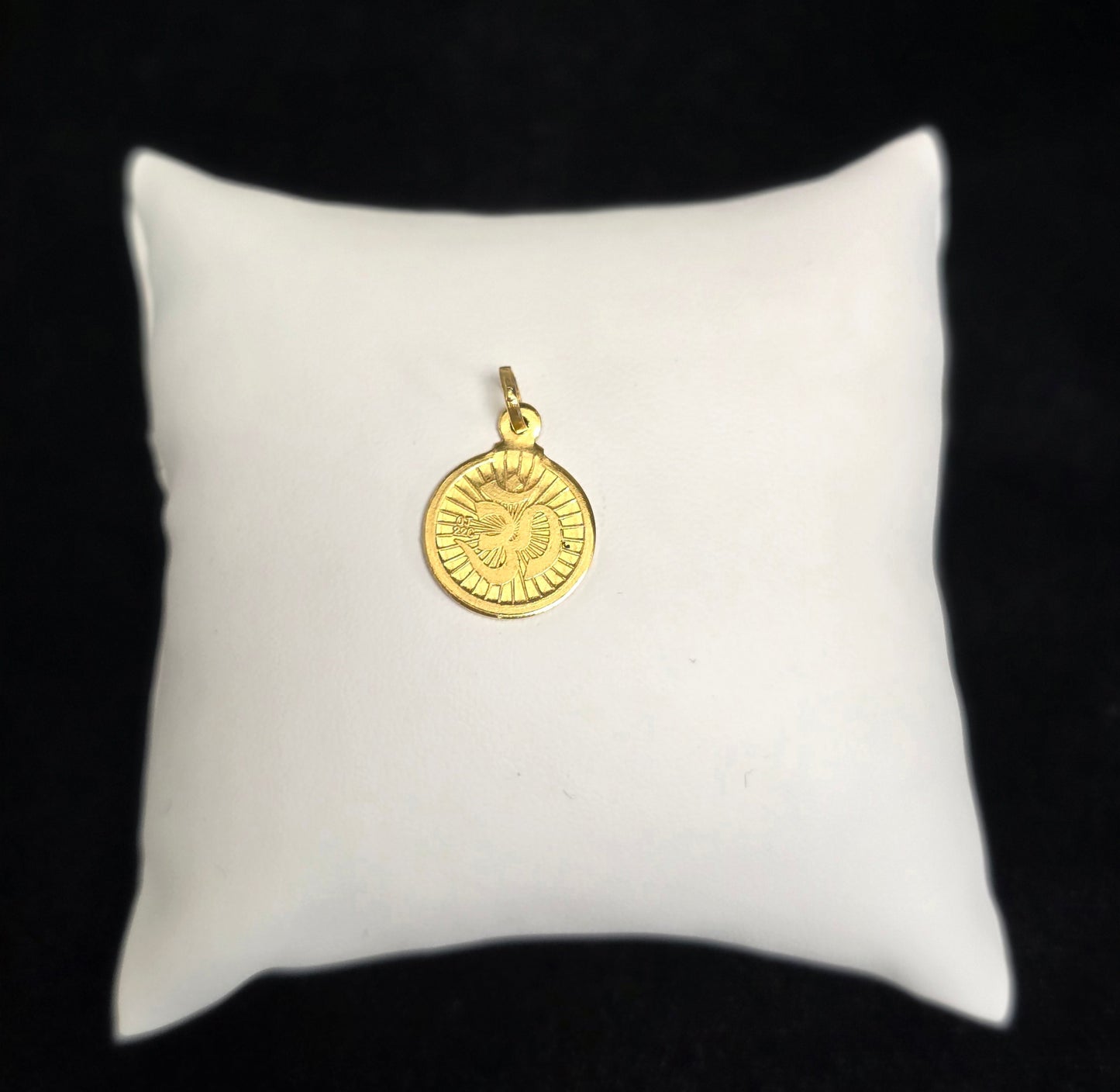 22KT GOLD CHARM 2.4 GM