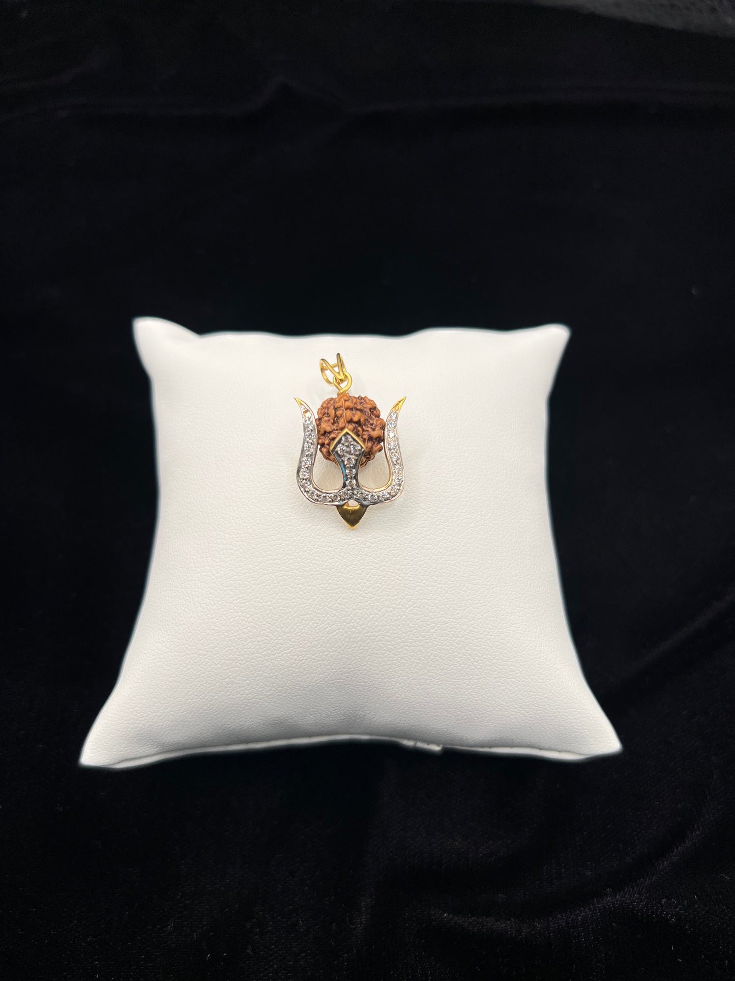 22K GOLD CHARM 3.1 GM