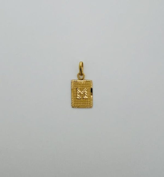 22KT GOLD M INITIAL CHARM 1.6GM