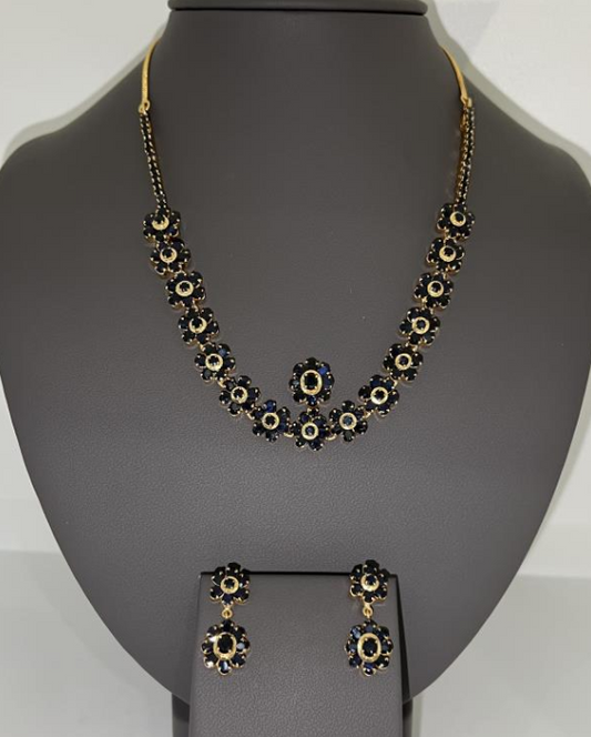 22KT GOLD SAPPHIRE COLOR STONE SET 45.3GM, S: 22.55CT