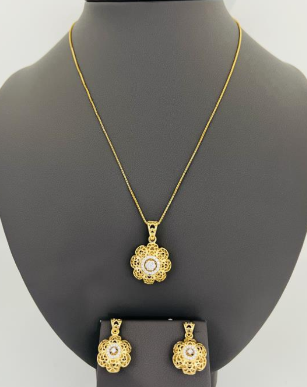 18KT DIAMOND SET PEND 0.27 CT EARRINGS 0.17 CT