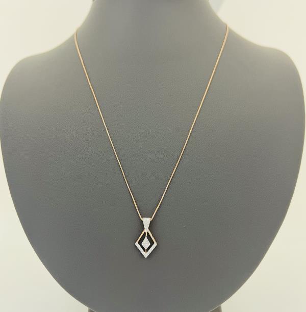 18KR DIAMOND NECKLACE GW: 2.35GM, DIA WT: 0.14CT