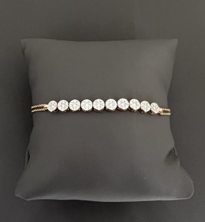 18KT DIAMOND BRACELET-GOLD WEIGHT: 5.74GM, DIAMOND WEIGHT: 1.46CT. EF in color VVS in clarity