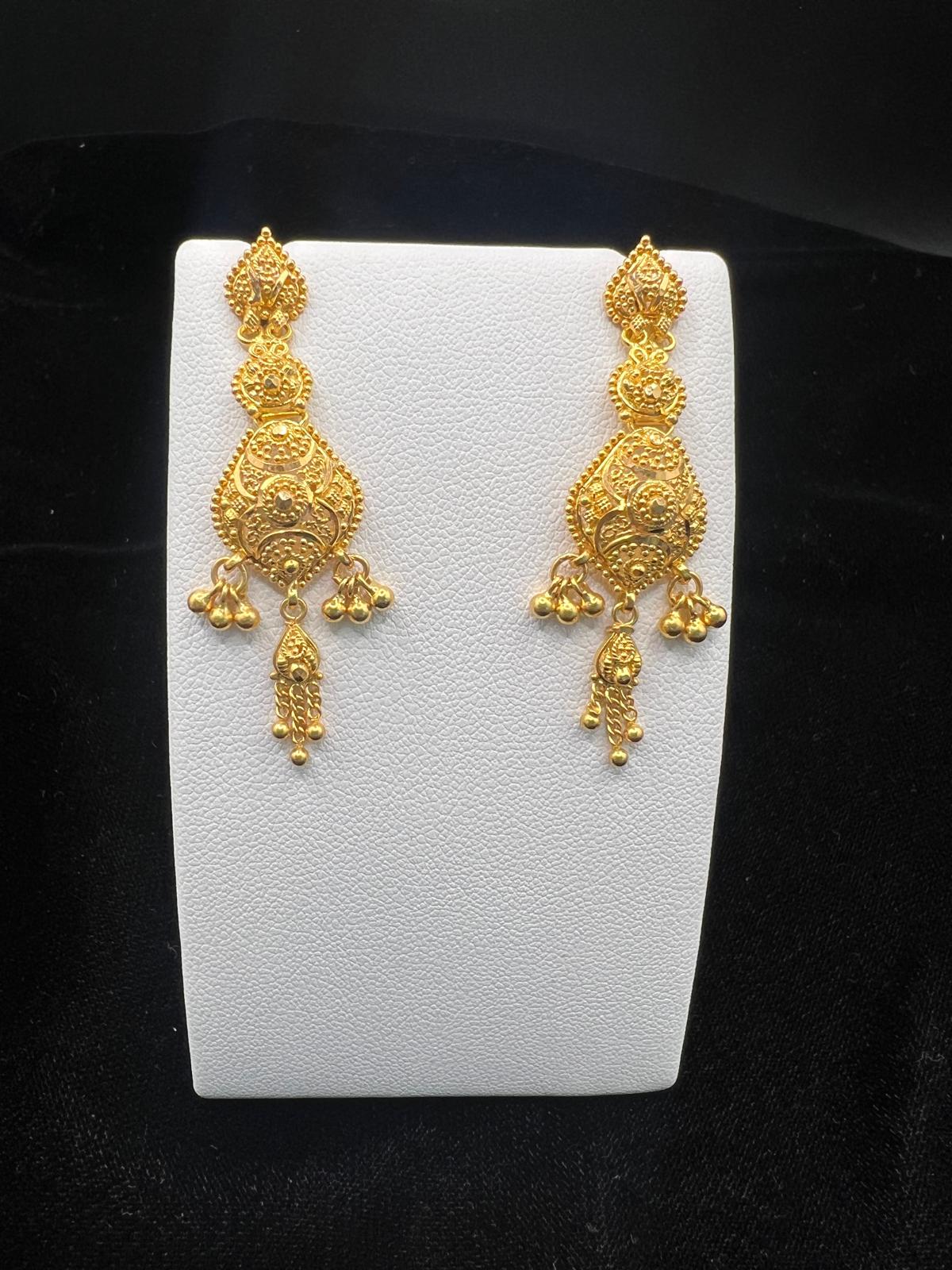 22KT GOLD DANGLING EARRINGS 9GM