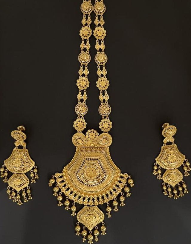 22KT GOLD EARRINGS ONLY 33.2GM