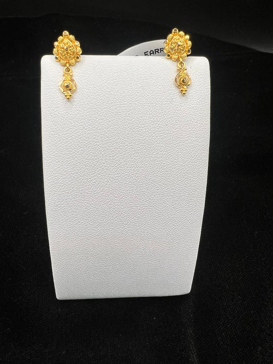 22KT GOLD  EARRINGS  2.7 GM