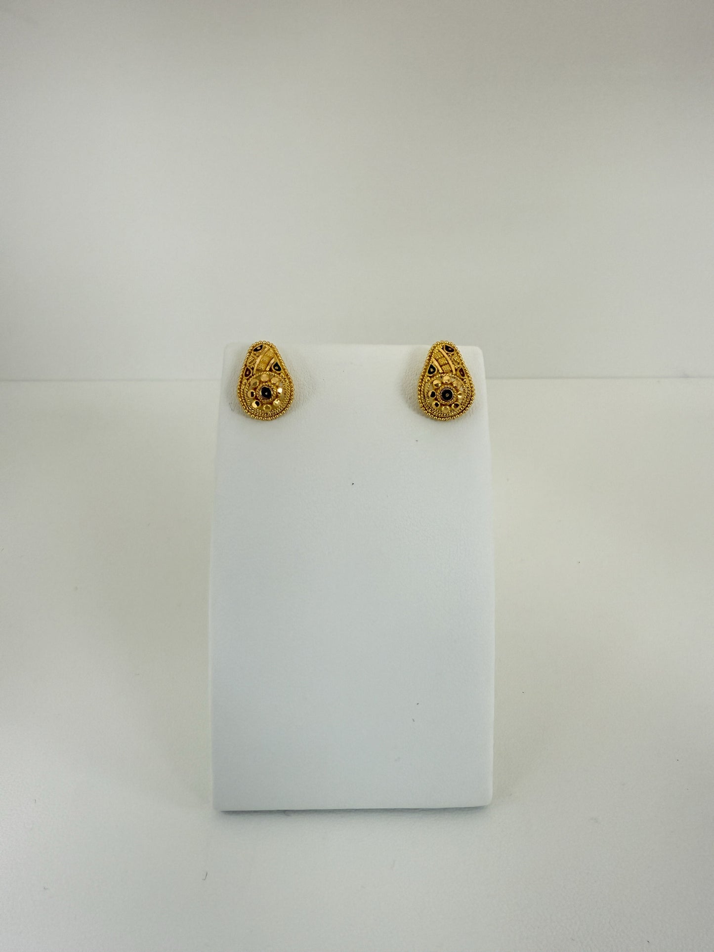 22KT Gold  Earrings  4.5 GM
