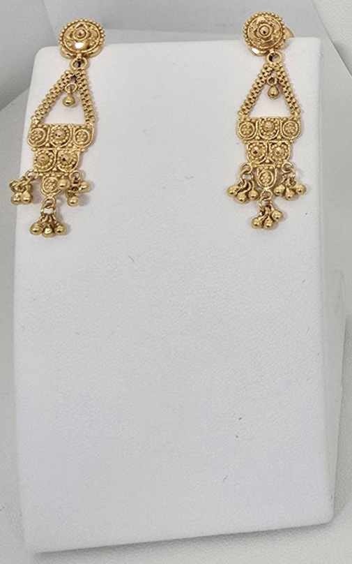 22KT GOLD  EARRINGS  6.8 GM