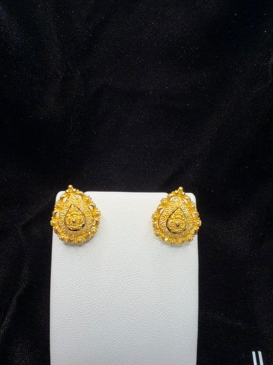 22KT Gold Teardrop Filigree Stud Earrings 5.6gm