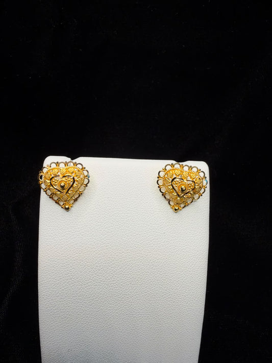 22KT Gold Heart Filigree Stud Earrings 3.9gm